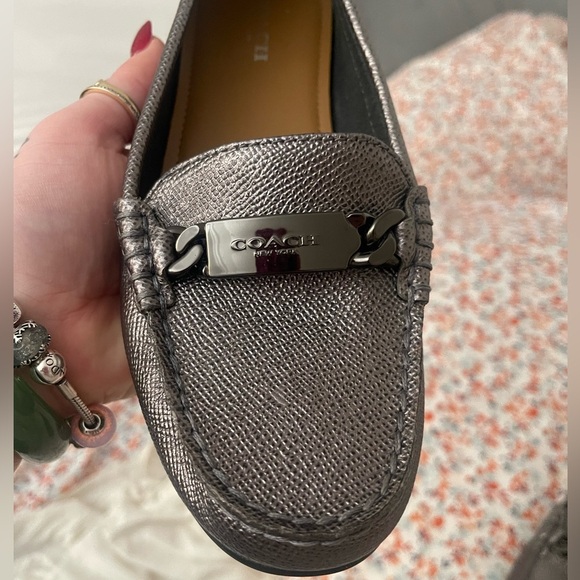 Coach olive loafers in metallic silver - Picture 2 of 5